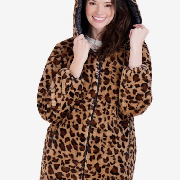 Jessica Simpson Women's Leopard Fur Reversible Puffer - Picture 4 of 6